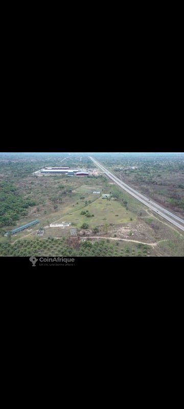 Parcelle 40 hectares avec t.f. en bordure de l'autoroute à Toumodi — photo 2