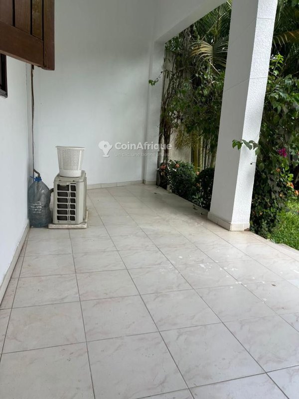 Location villa 5 pièces Cocody || Angré 7e tranche — photo 3
