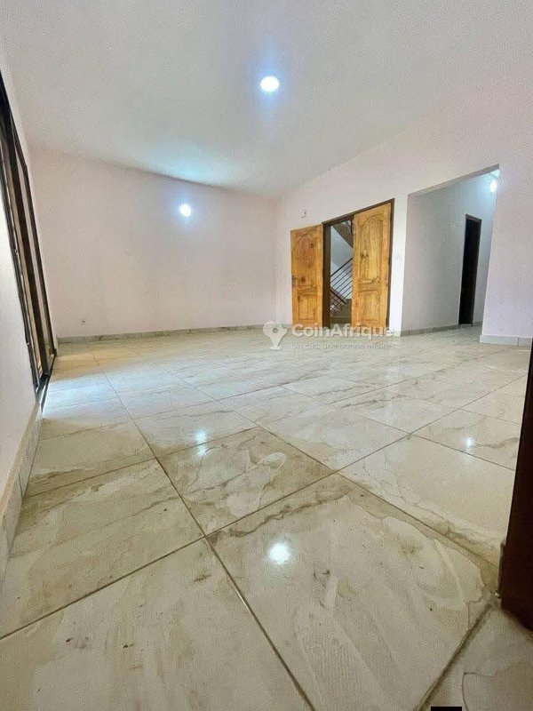 Location appartement 4 pièces Angré nouveau CHU derrière la pharmacie Val d'Oise — photo 3