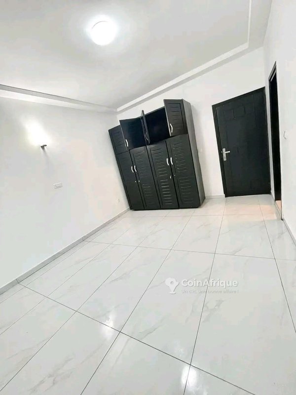 Location appartement 3 pièces à Cocody Angre 9eme tranche au 2ème étage — photo 5