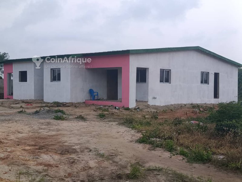 Villa basse de 4 pièces en vente à bingerville derrière mère et enfant à adjin — photo 5