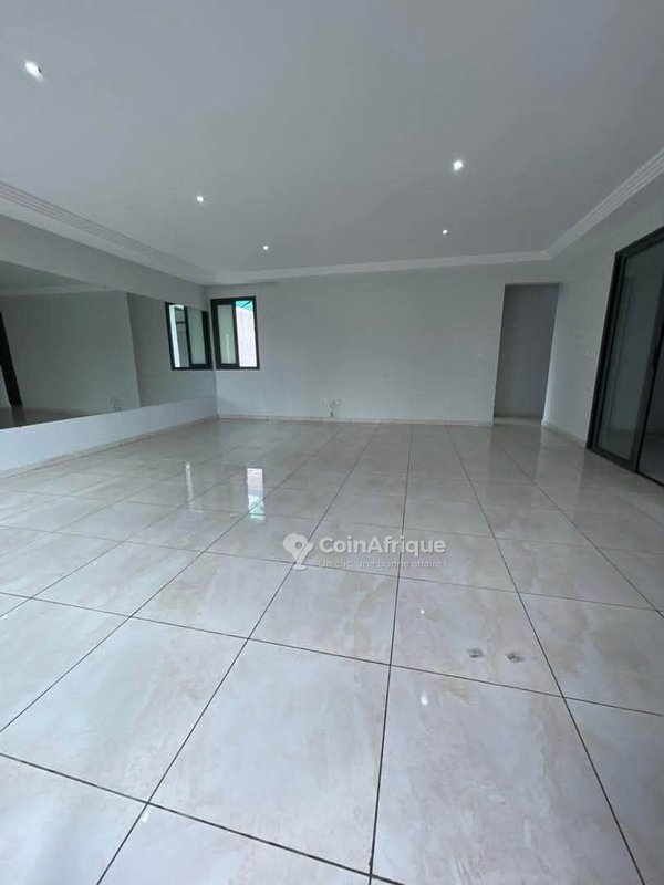 Location appartement 3pieces Riviera bonoumin — photo 2