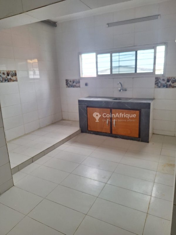 Location appartement 4 pièces à Bingerville — photo 2