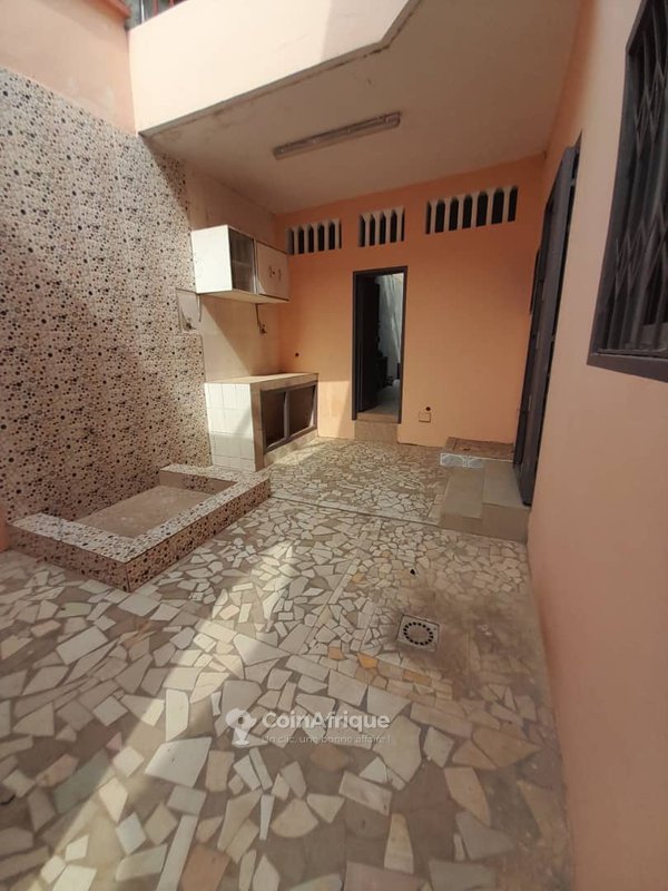 Location villa duplex 10 pièces -Riviera 4 mpouto. loyer :2.300.000f/ mois habitation ou bureau passe nb — photo 4