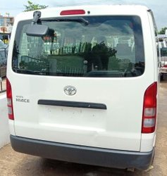 Toyota Hiace 2015