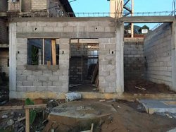 Vente Immeuble R+2 inachevé - Douala Ndogbong lieu-dit carrefour Bifaga