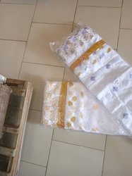 Tissu voile brodé