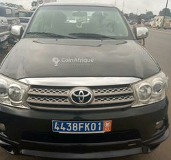 Toyota Fortuner 2011