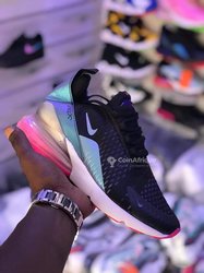 Baskets Nike 270