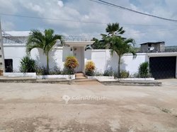 Vente Villa 8 pièces 1061 m² - Cocody Riviera Faya Feh Kessé cité Marina