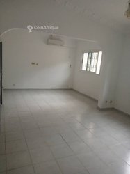 Location villa basse 4 pièces - Cocody Riviera Bonoumin