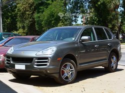 Location - Porsche Cayenne