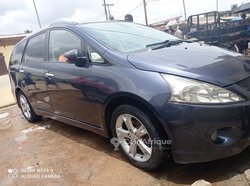 Mitsubishi Grandis 2010 