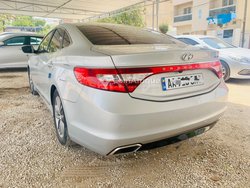 Location Hyundai Grandeur