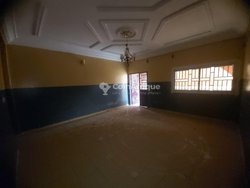 Location appartement 3 pièces - Biyem Assi 