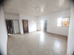 Location  bureau - Biyem-Assi