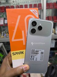  Tecno Camon 40