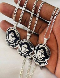 Chaine naatal en argent