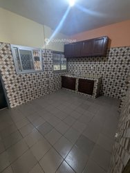 Location appartement 3 pièces  -Odza