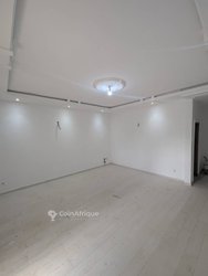 Location appartement 4 pièces -   Odza