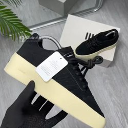 Chaussures Adidas