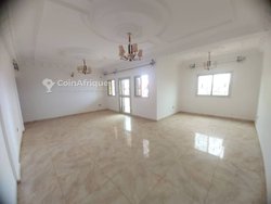 Location appartement 3 pièces - Biyem Assi 