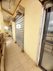 Location espace commercial -  Biyem-Assi