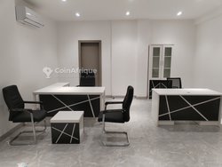 Bureau  1m60 avec retour plus rangement  2 portes