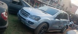 Mercedes-benz ml 2008 4 matic 350 automatique essence climatisé moteur v6 4x4 en bon état a vendre yaoundé