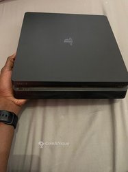 Tombola ps4 slim +manette