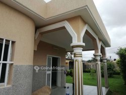Villa à cours unique à louer à adidogome 