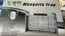 Lampe anti insectes électrique