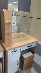 Armoire coiffeuse 