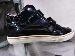Chaussures tennis montante noires p33-34-35 