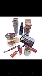 Base  fond de teint + fixateur + poudre + mascara yeux 